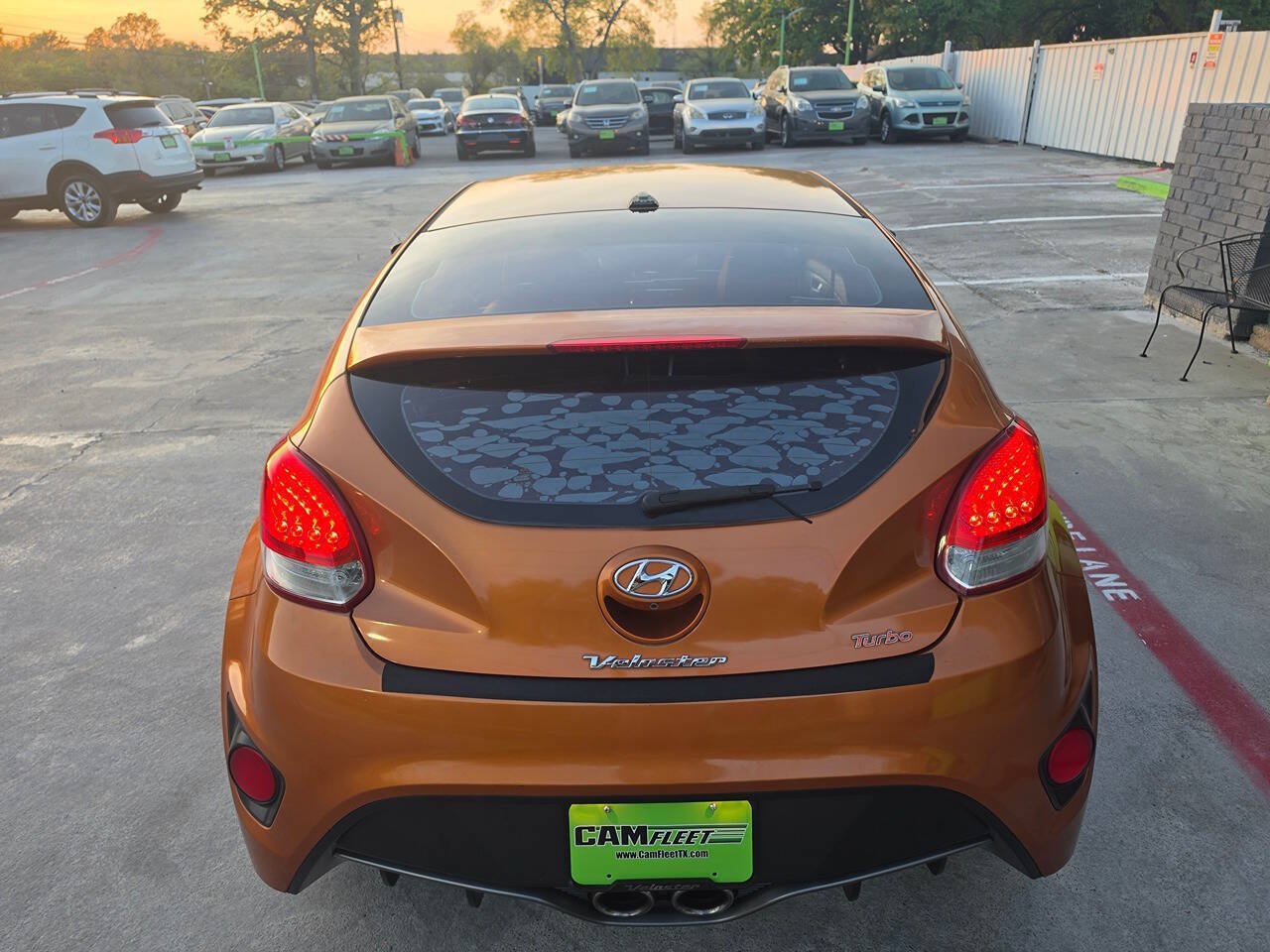 Used 2015 Hyundai Veloster Turbo FWD image 10