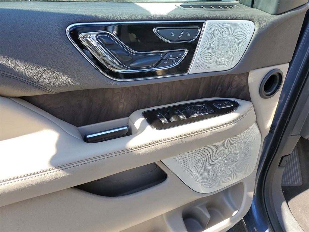 Certified 2022 Lincoln Navigator L Reserve image 19