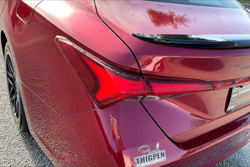 Used 2019 Toyota Avalon XSE FWD image 30