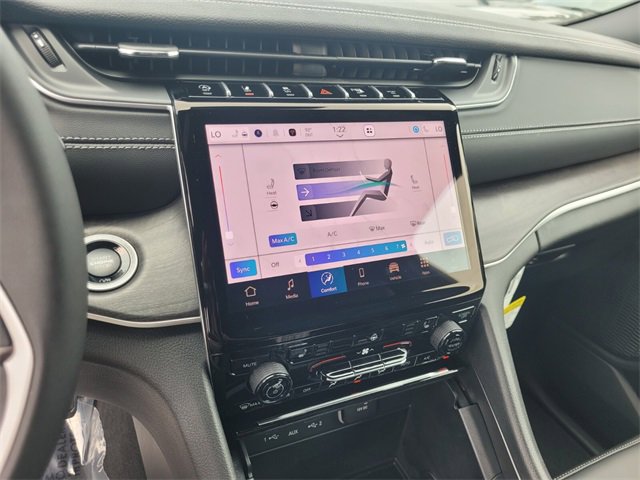 New 2025 Jeep Grand Cherokee Limited image 23