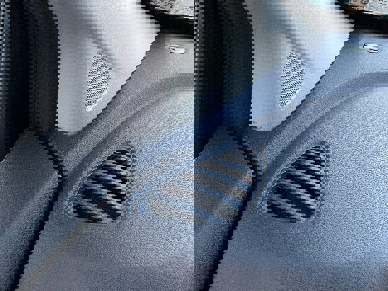 Used 2025 Nissan Versa SV w/ Trunk Package image 25