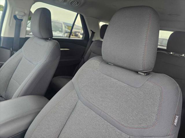 Used 2025 Ford Explorer Active RWD image 26