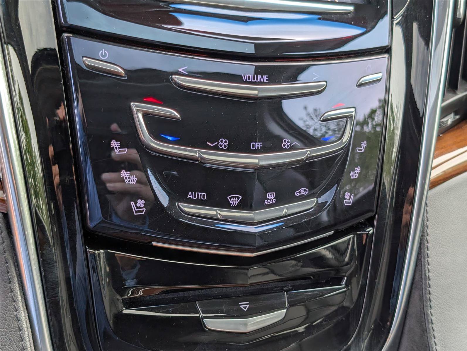 Used 2016 Cadillac Escalade ESV Premium AWD/4WD image 32