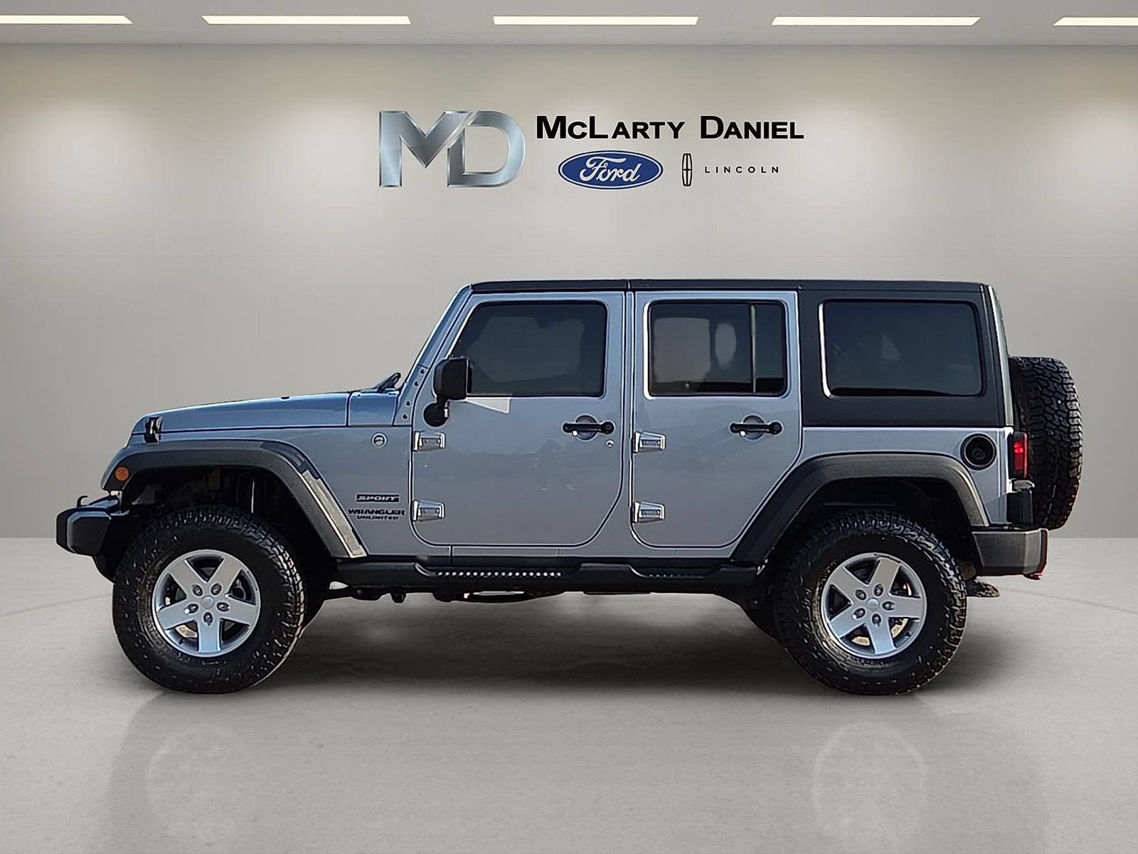 Used 2014 Jeep Wrangler Unlimited Sport w/ Quick Order Package 24S AWD/4WD image 3