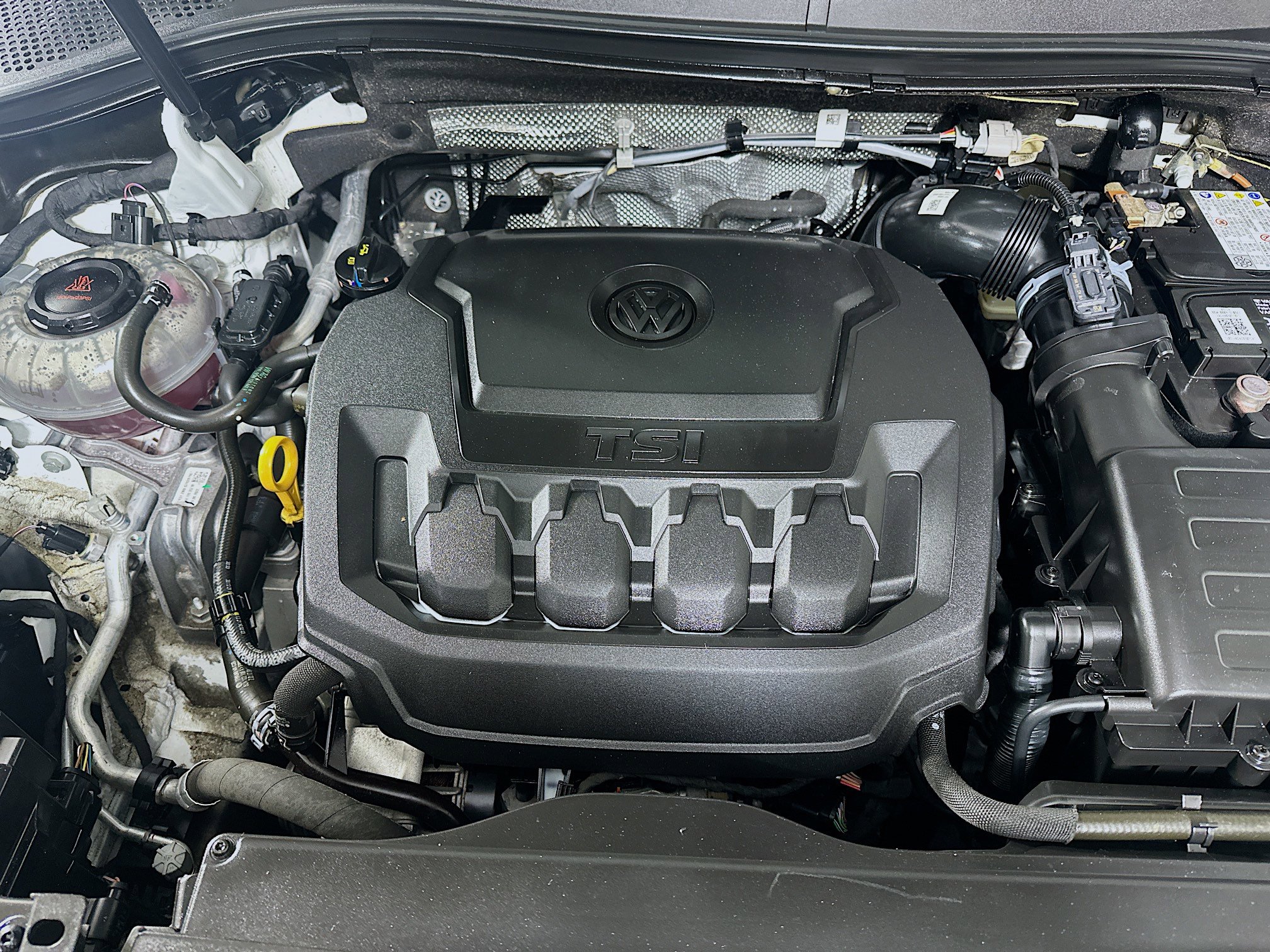 Used 2022 Volkswagen Tiguan SE w/ Panoramic Sunroof Package image 36