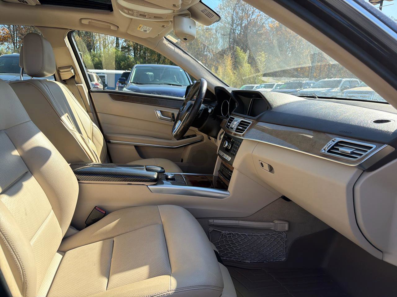 Used 2014 Mercedes-Benz E 350 4MATIC Sedan image 21