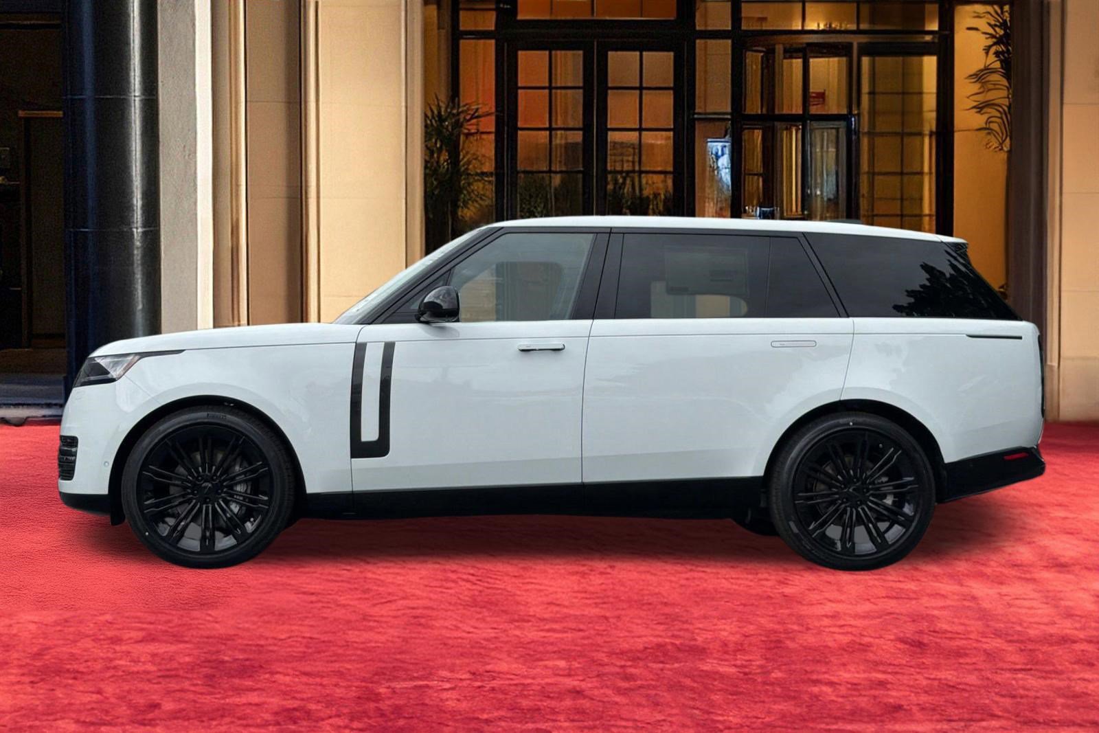 New 2026 Land Rover Range Rover Long Wheelbase SE AWD/4WD image 2