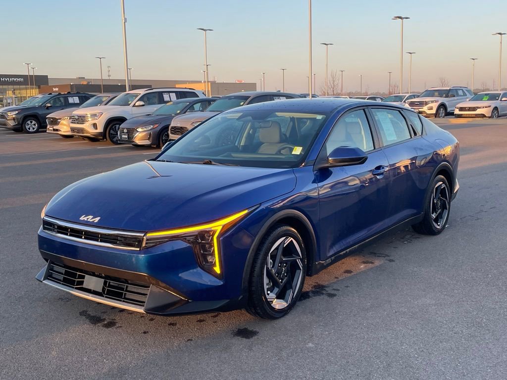 Certified 2025 Kia K4 EX image 3