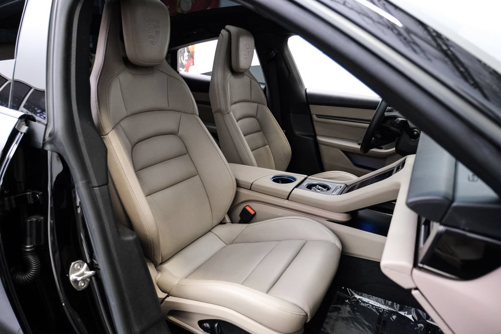 Used 2025 Porsche Taycan RWD image 31
