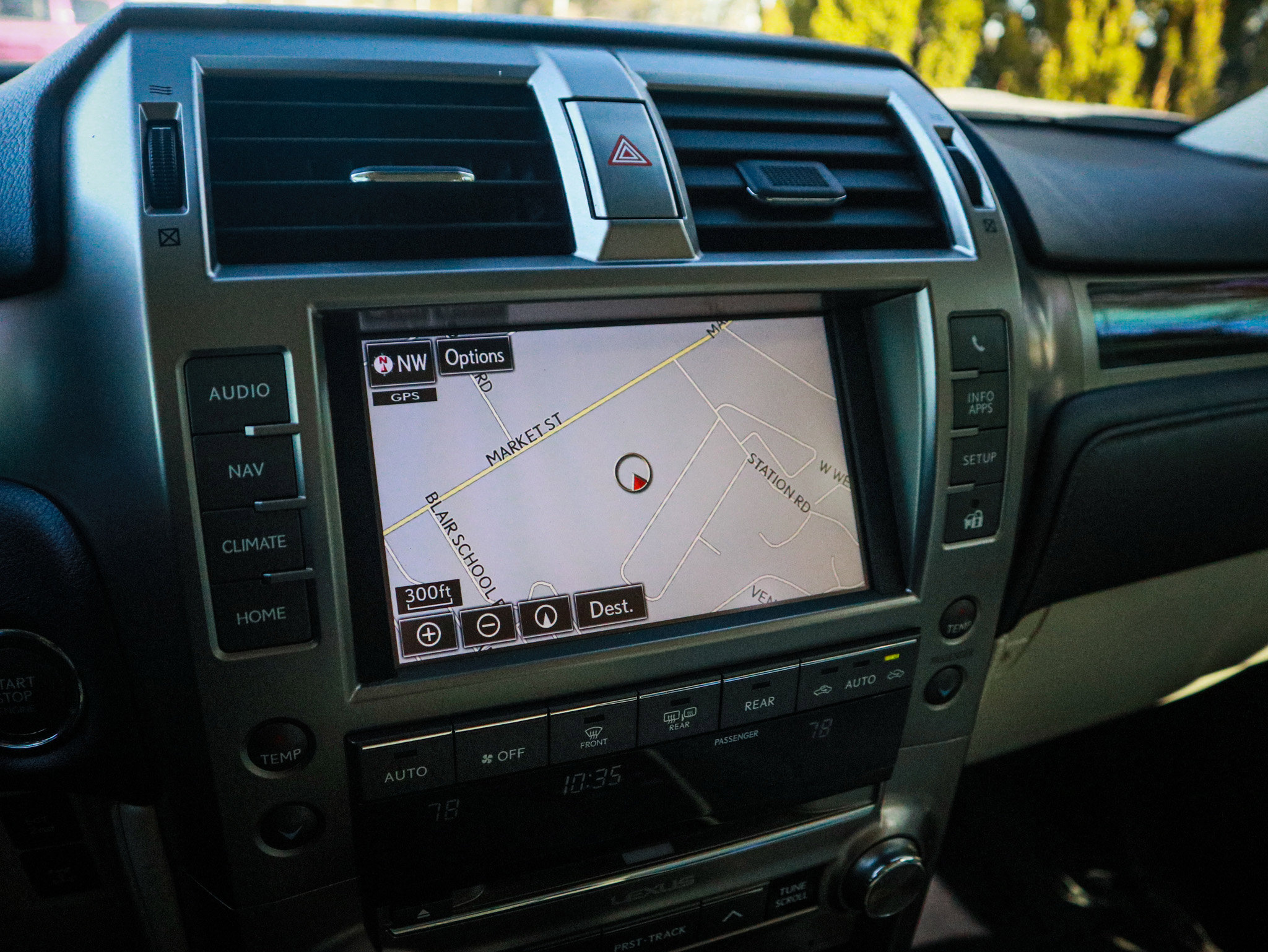 Used 2020 Lexus GX 460 Luxury w/ Accessory Package AWD/4WD image 25