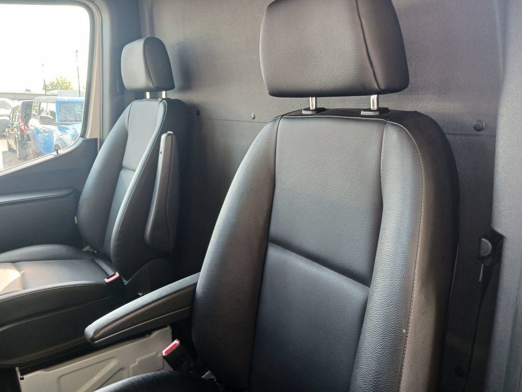 Used 2025 Mercedes-Benz Sprinter 2500 image 15