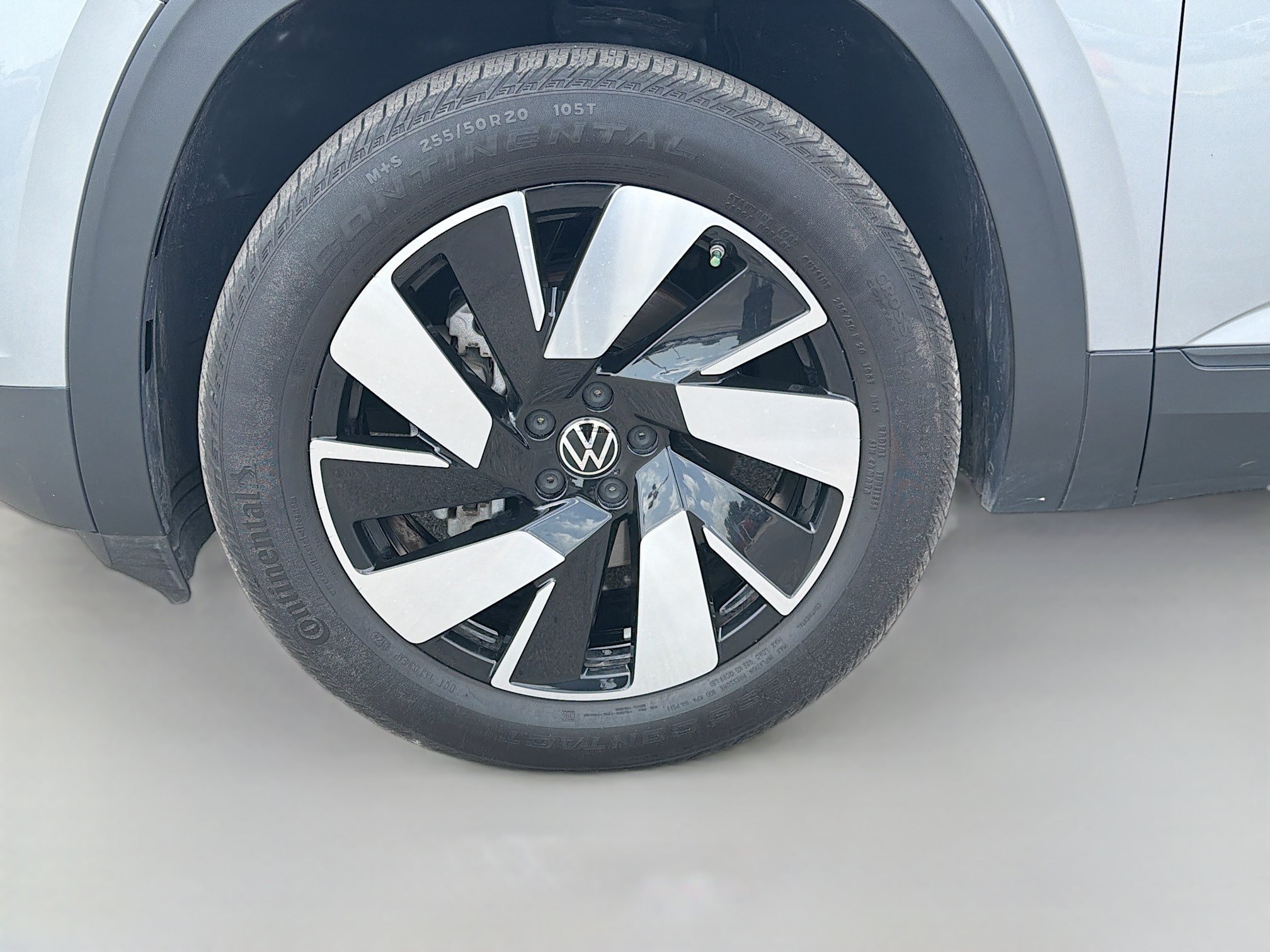 Used 2024 Volkswagen Atlas Cross Sport SE w/ Panoramic Sunroof Package AWD/4WD image 42