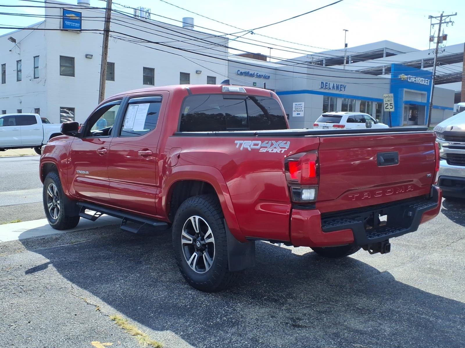 Used 2018 Toyota Tacoma TRD Sport AWD/4WD image 6