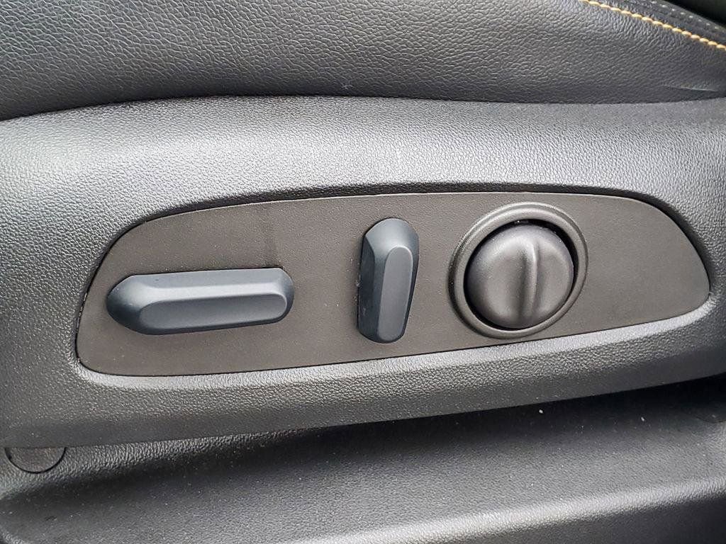 Used 2023 Chevrolet Equinox Premier image 6