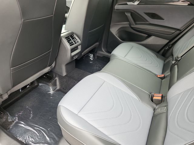 New 2026 Volkswagen Tiguan SE R-Line image 8