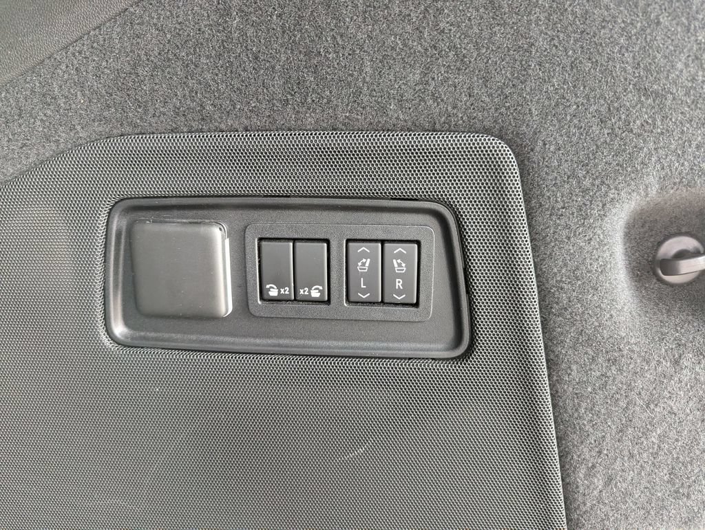 Used 2021 Cadillac Escalade Sport w/ Driver Assist Tech Package AWD/4WD image 51