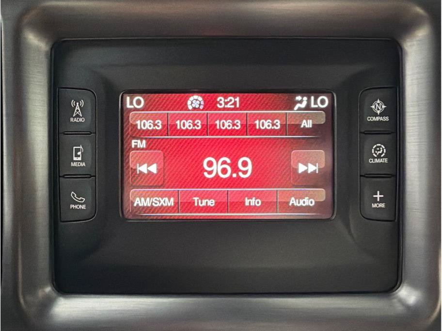 Used 2016 Dodge Challenger SXT RWD image 19