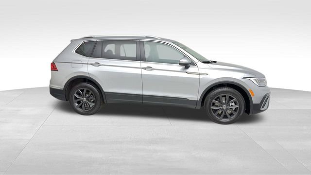 Certified 2024 Volkswagen Tiguan SE image 10
