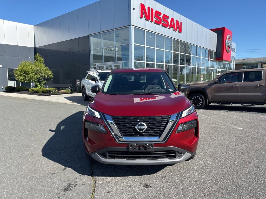 Used 2023 Nissan Rogue S AWD/4WD image 2