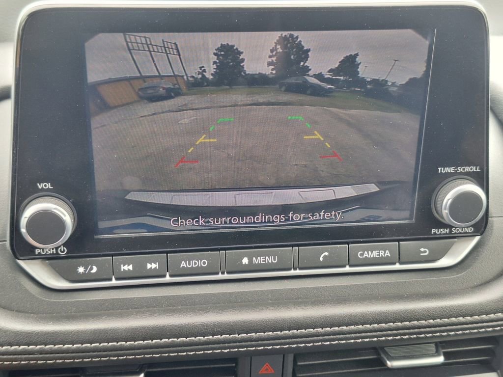 Used 2024 Nissan Rogue SV FWD image 16