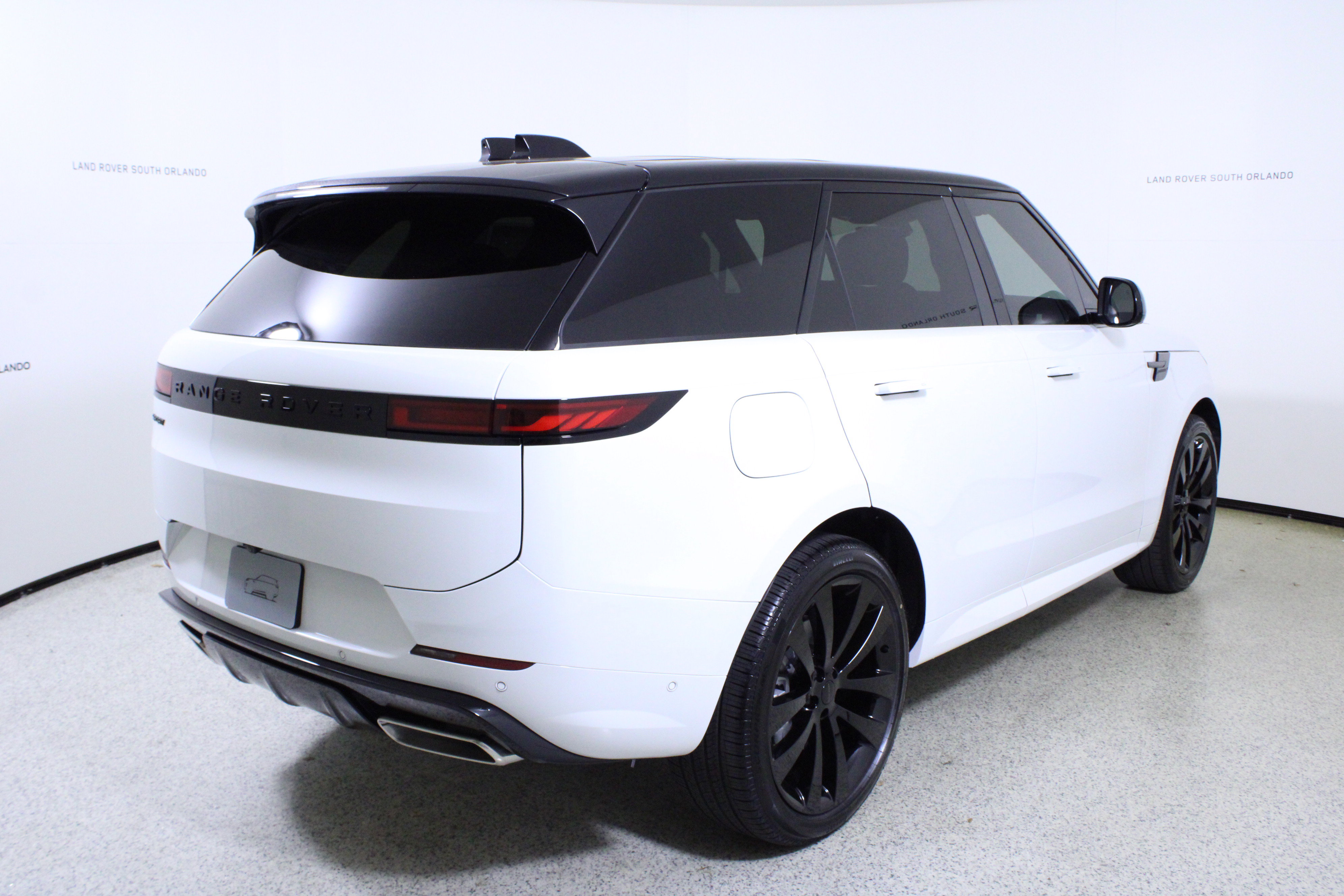 New 2026 Land Rover Range Rover Sport Dynamic SE image 7