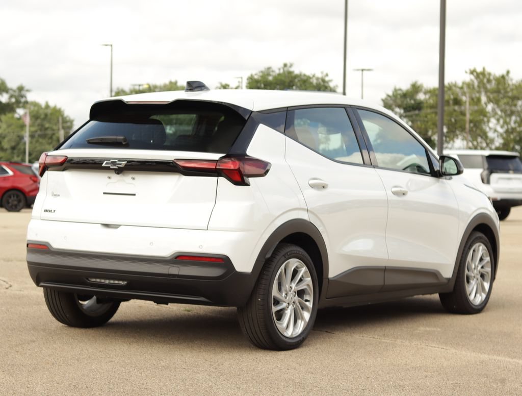 Used 2027 Chevrolet Bolt LT w/ Comfort Package FWD image 7
