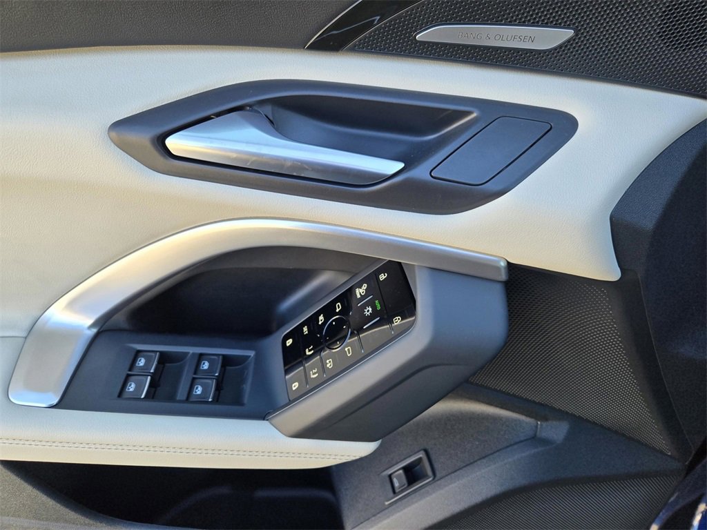 New 2025 Audi Q5 Premium Plus image 18