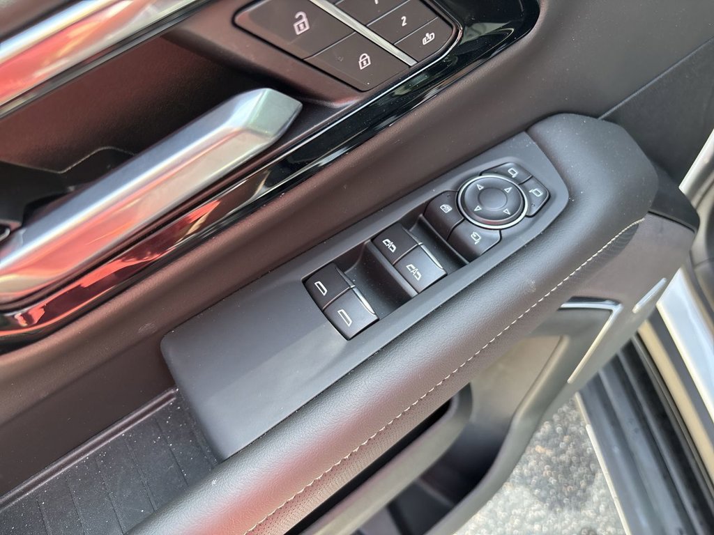 New 2026 Chevrolet Suburban Premier AWD/4WD image 24