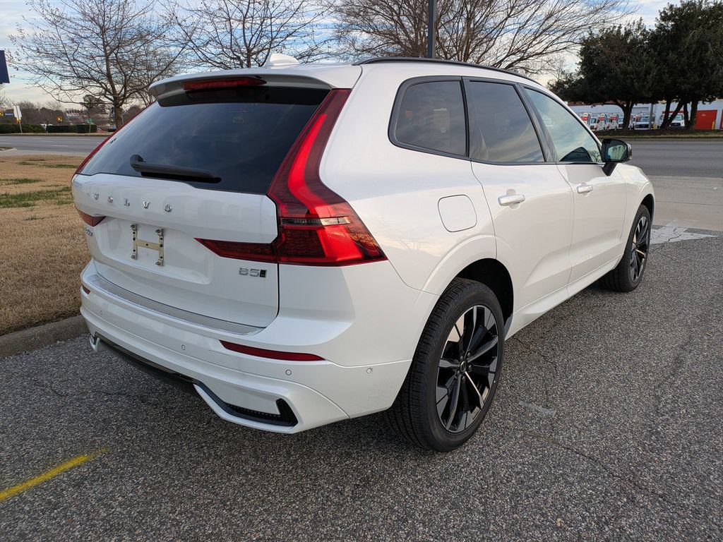 New 2026 Volvo XC60 B5 Plus w/ Protection Package Premier AWD/4WD image 4