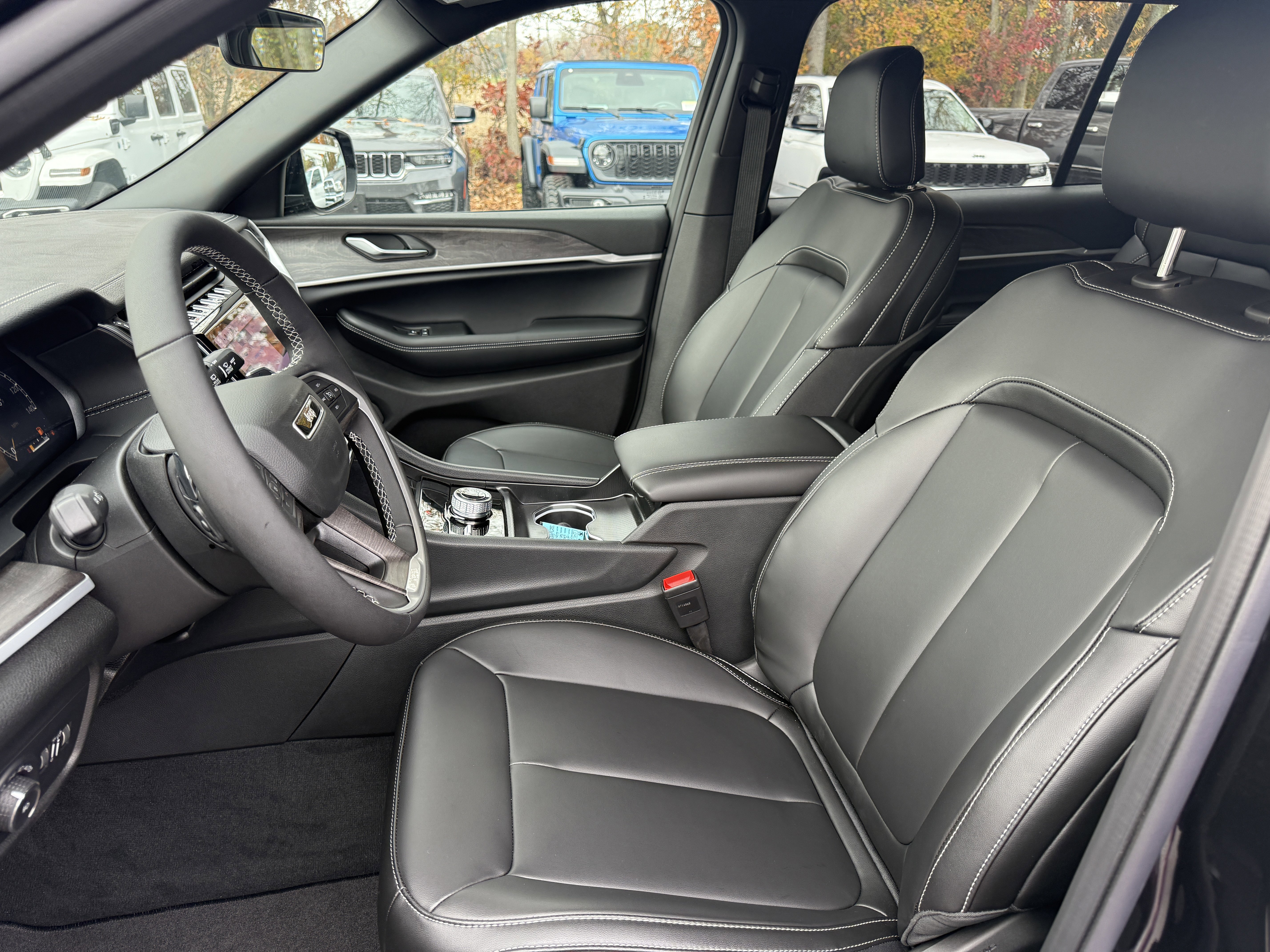 New 2025 Jeep Grand Cherokee L Limited w/ Trailer Tow Package image 14