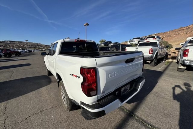 Used 2023 Chevrolet Colorado LT w/ LT Convenience Package II image 3