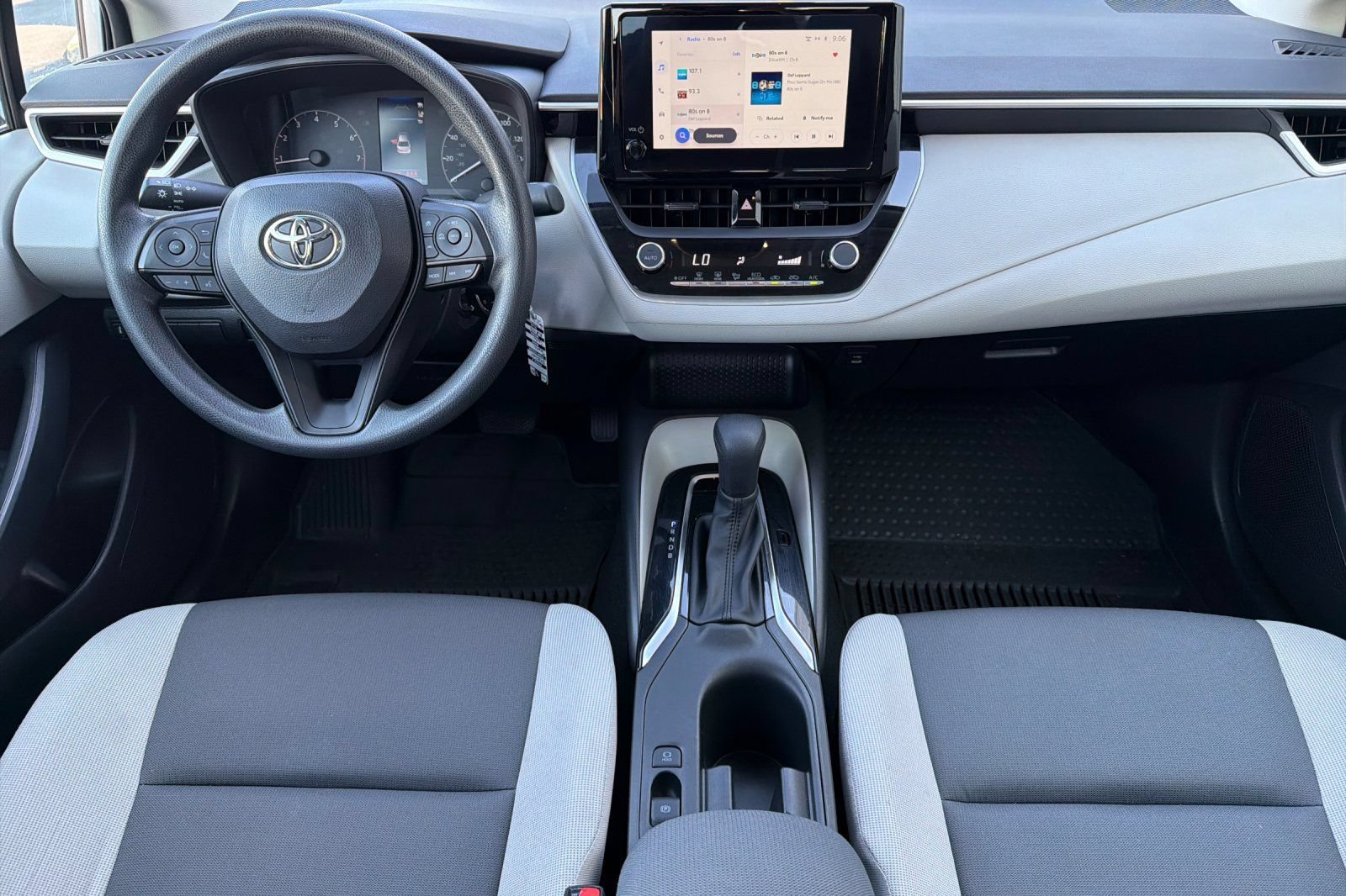 Used 2024 Toyota Corolla LE FWD image 12