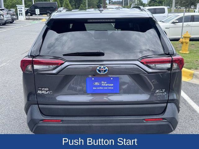 Used 2022 Toyota RAV4 XLE AWD/4WD image 7
