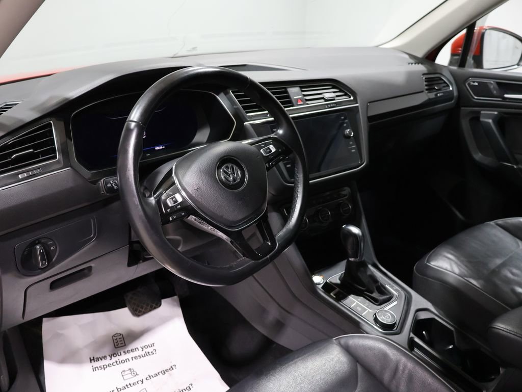 Used 2018 Volkswagen Tiguan SEL Premium w/ 3rd Row Seat Package image 16