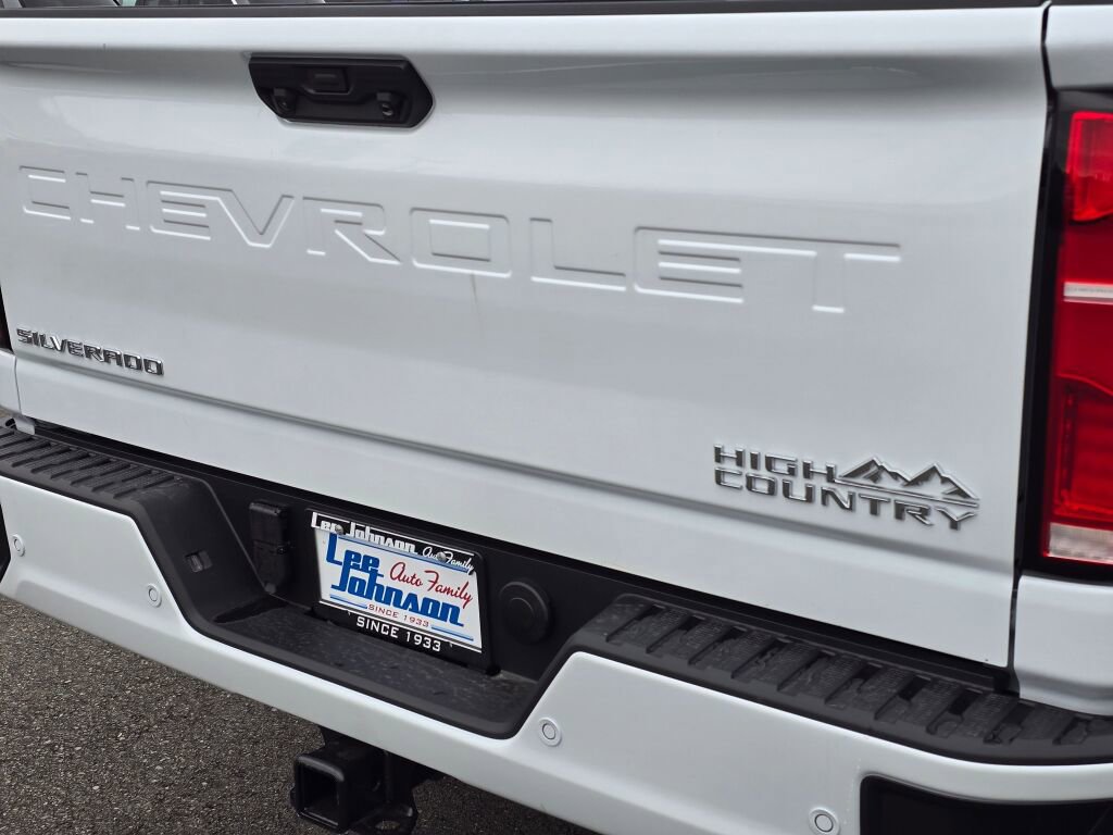New 2026 Chevrolet Silverado 2500 High Country w/ High Country Premium Package AWD/4WD image 15
