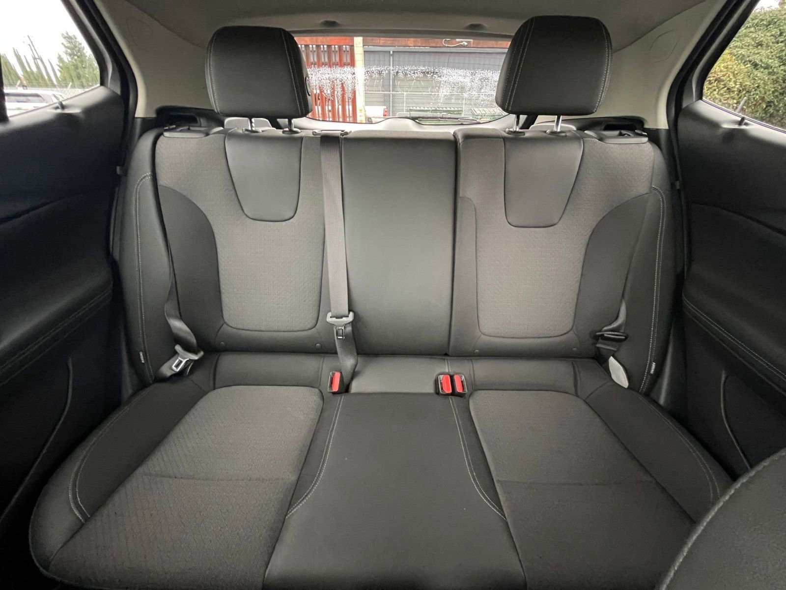 Used 2025 Buick Encore GX Preferred image 38