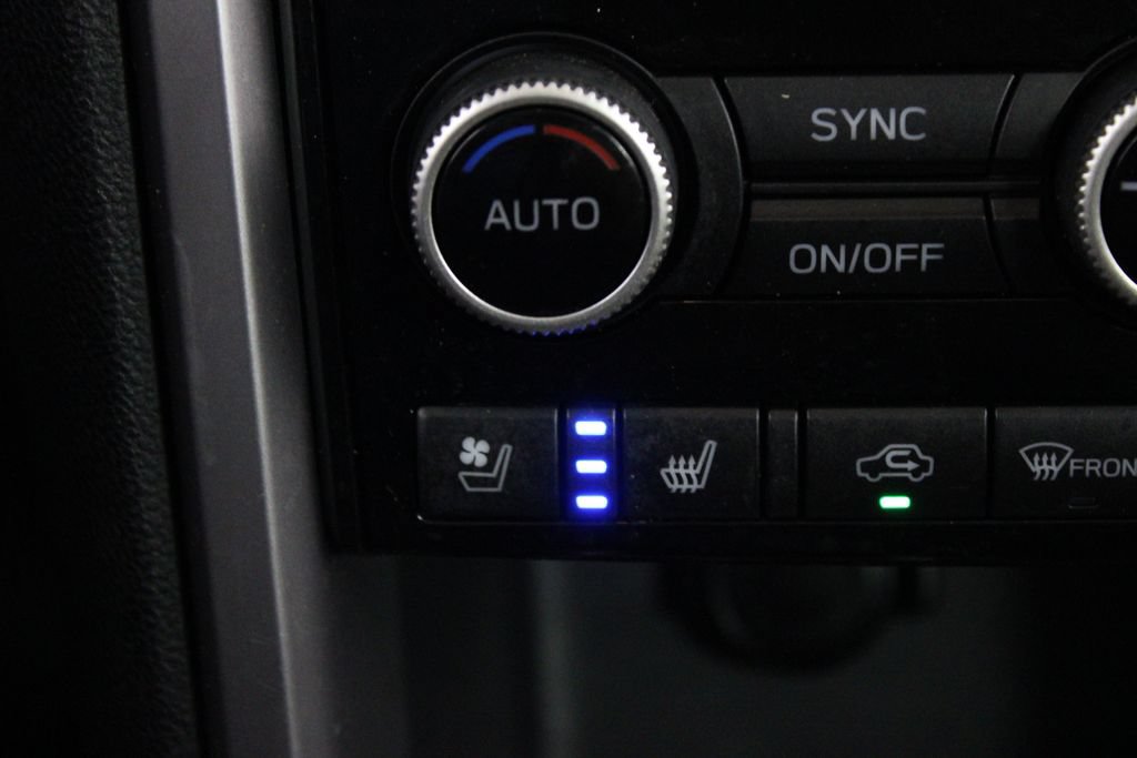 Used 2019 Subaru Ascent Touring w/ Popular Package #3 AWD/4WD image 29
