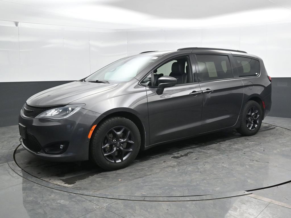 Used 2020 Chrysler Pacifica Touring-L Plus FWD image 8