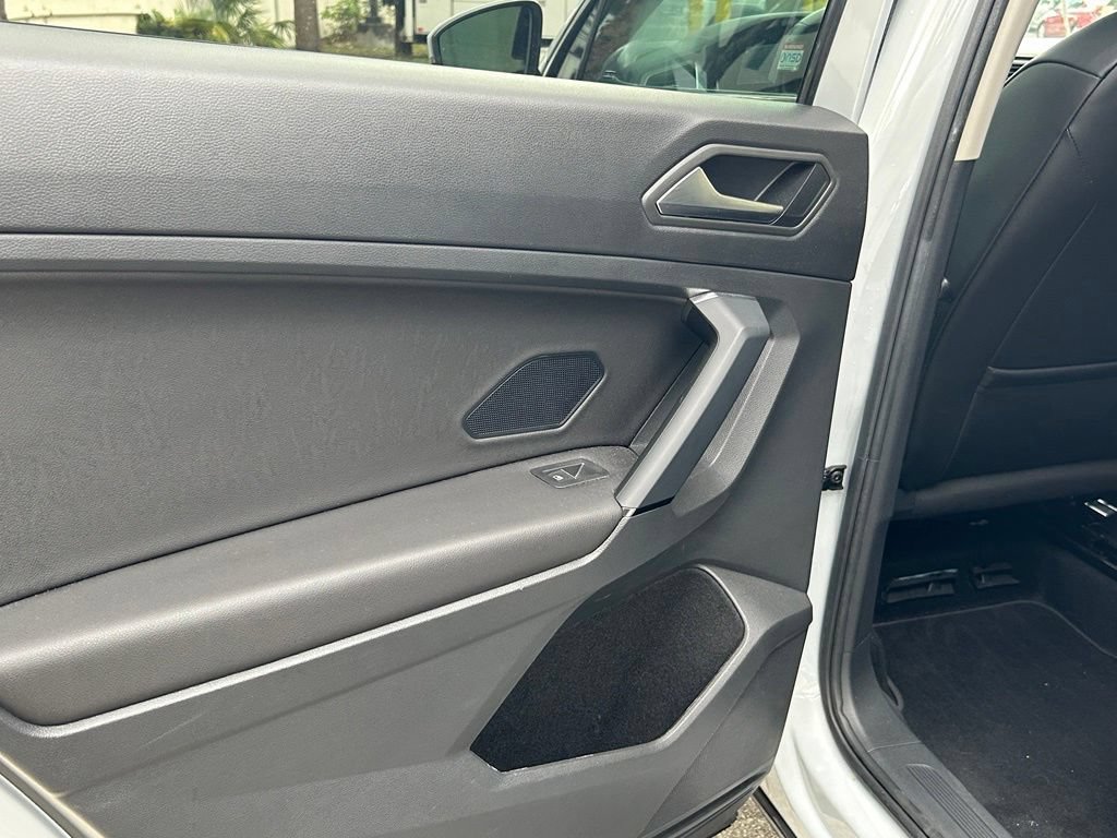 Used 2019 Volkswagen Tiguan SE AWD/4WD image 40