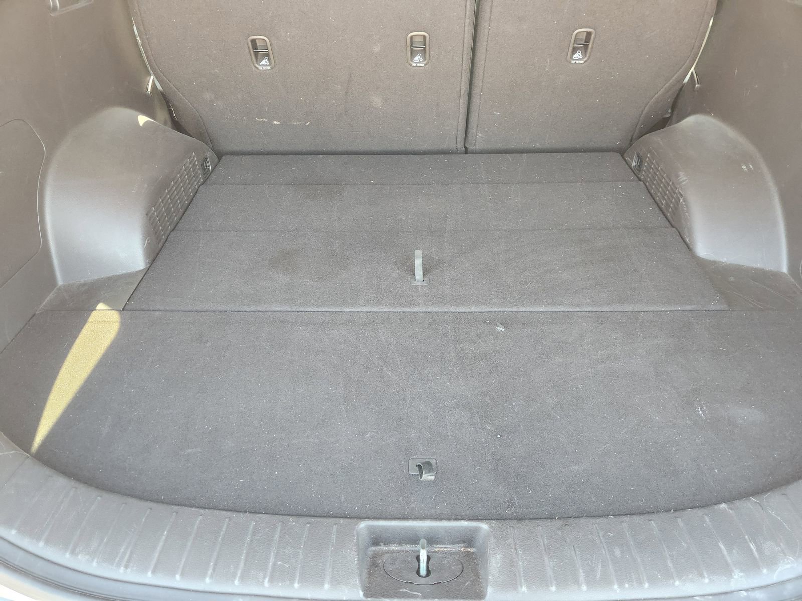 Used 2020 Hyundai Santa Fe SE image 35