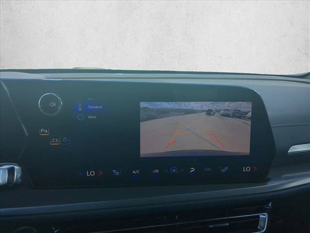 Used 2026 Chevrolet Traverse LT FWD image 14