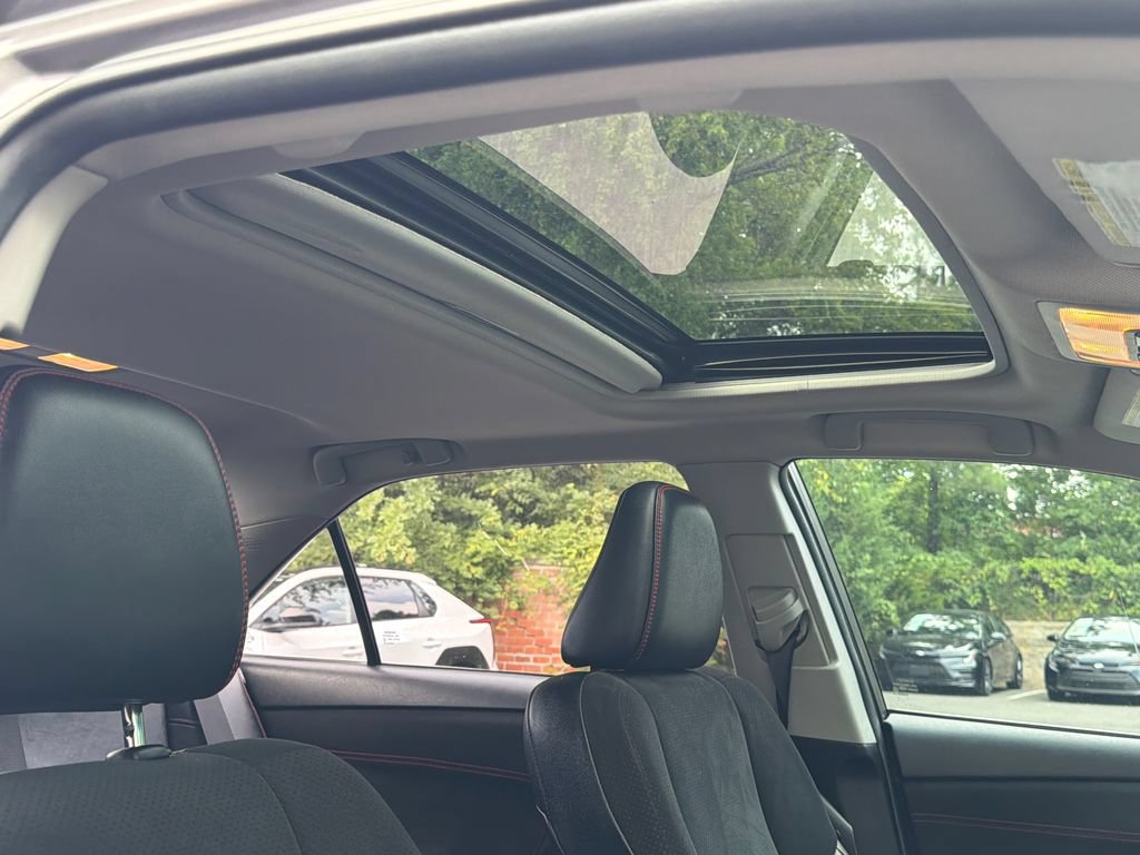 Used 2015 Toyota Camry XSE w/ Moonroof Package FWD image 5