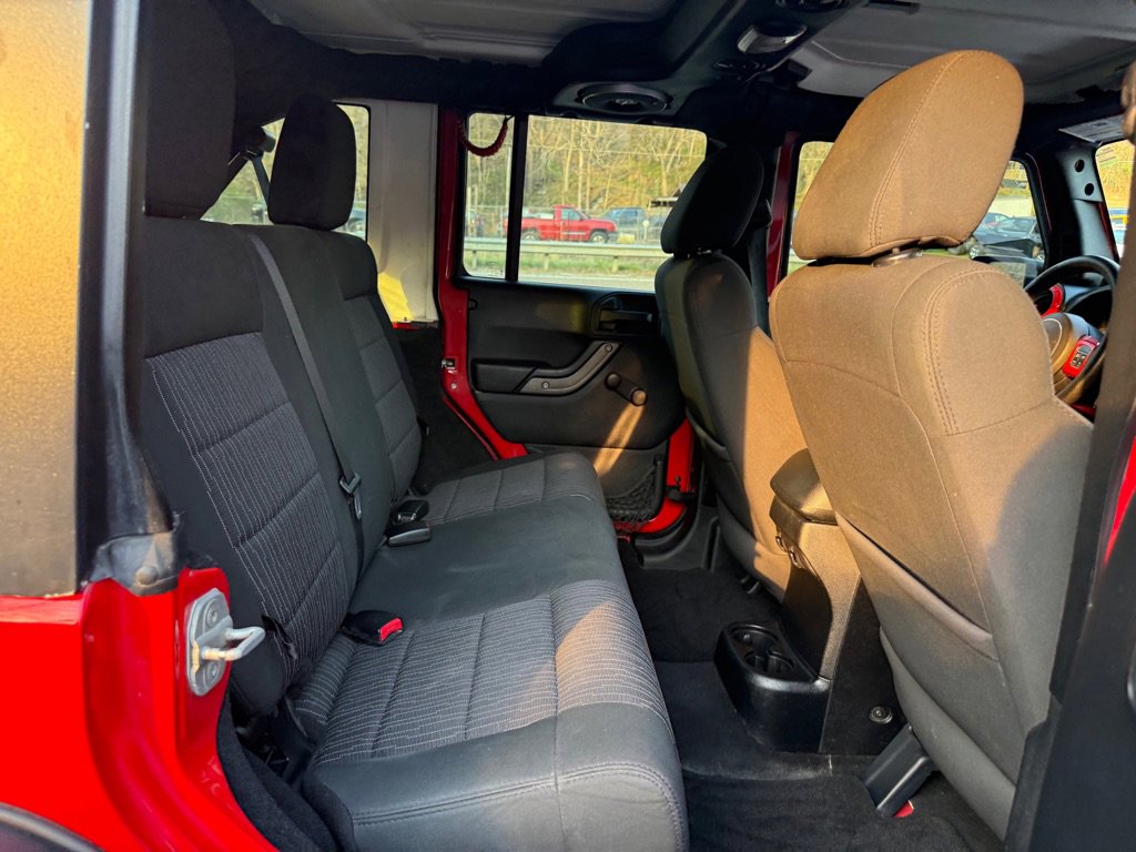 Used 2012 Jeep Wrangler Unlimited Sport AWD/4WD image 87