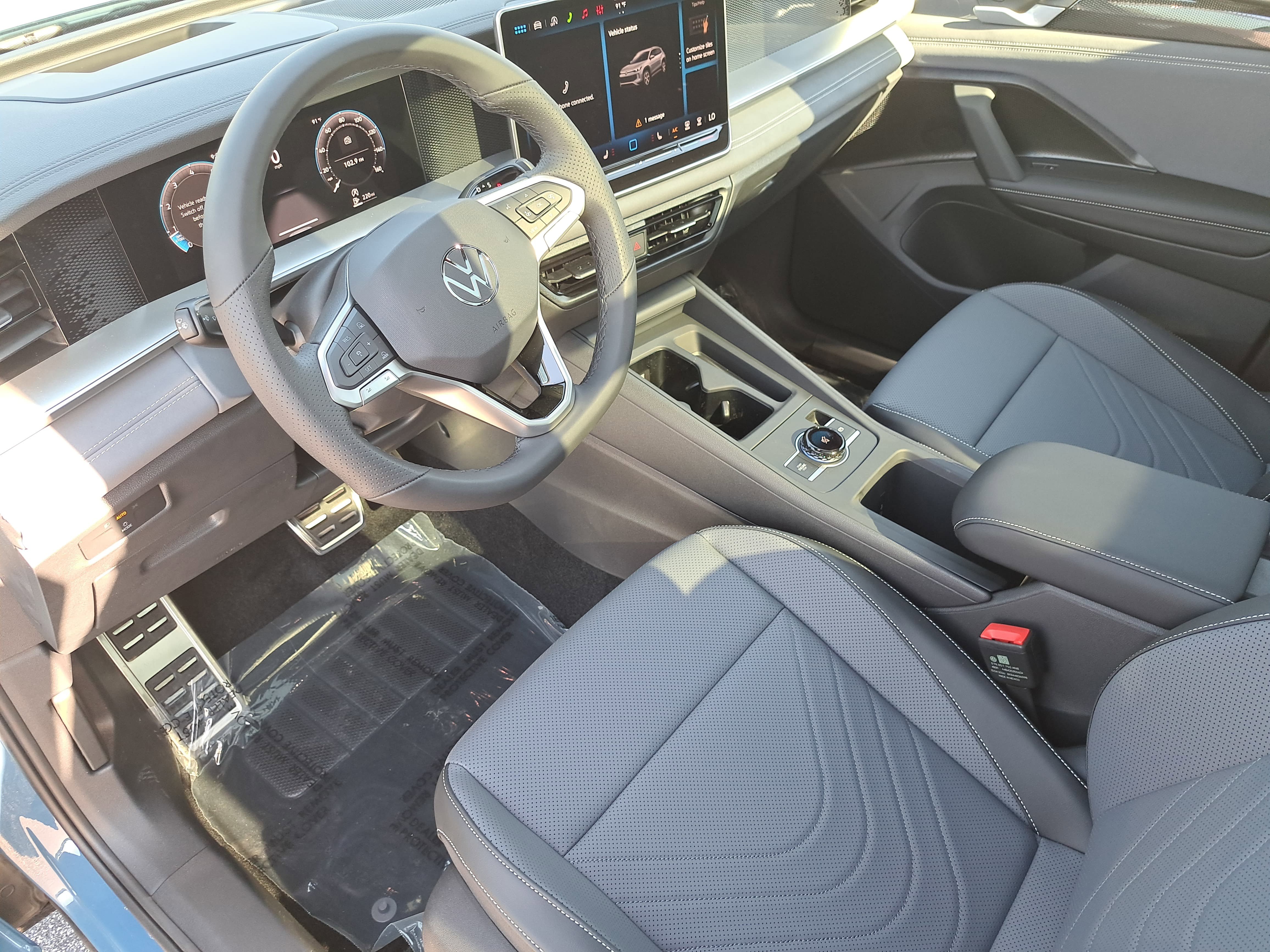 New 2026 Volkswagen Tiguan SE R-Line FWD image 16