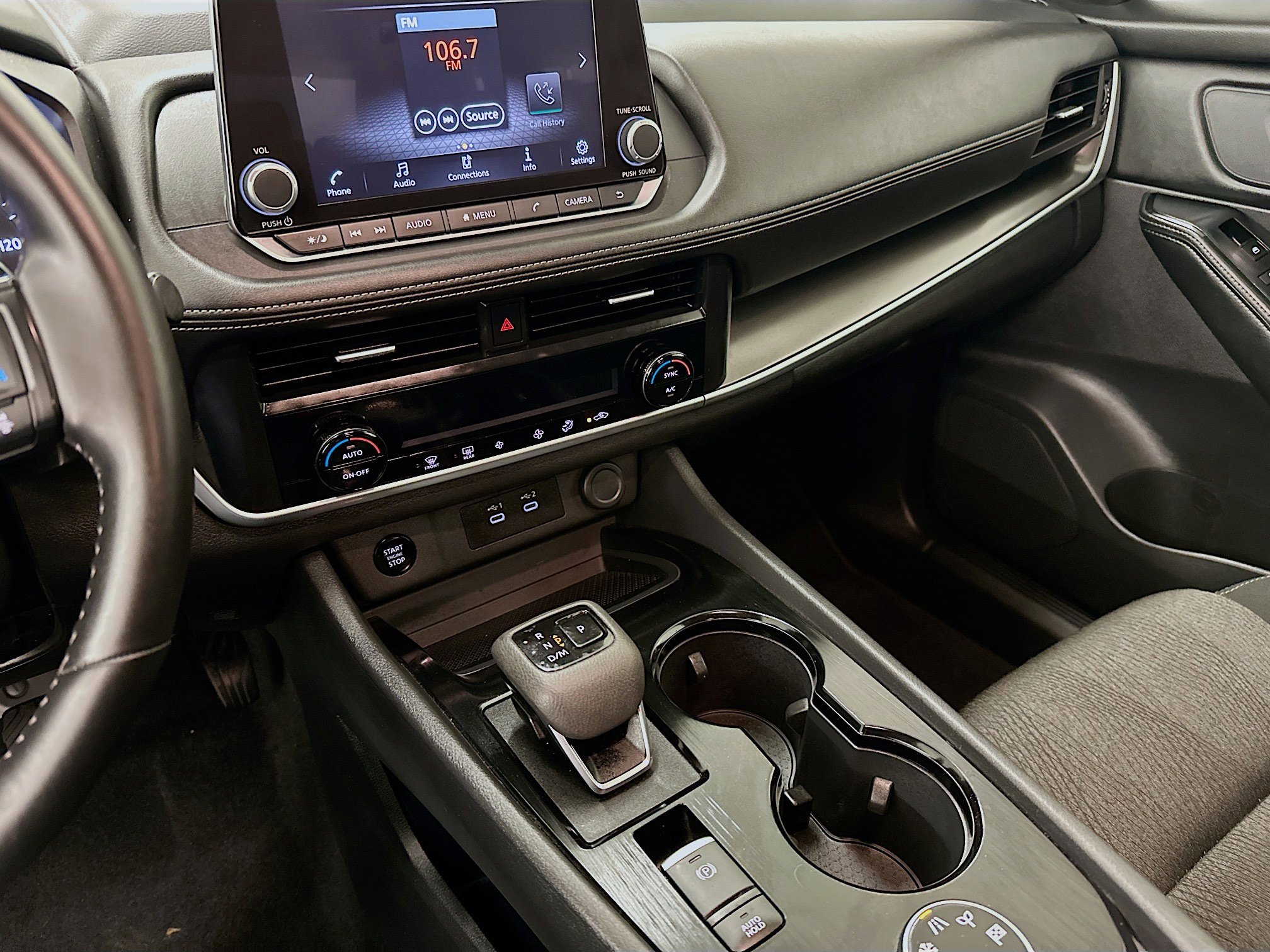 Used 2025 Nissan Rogue SV image 25