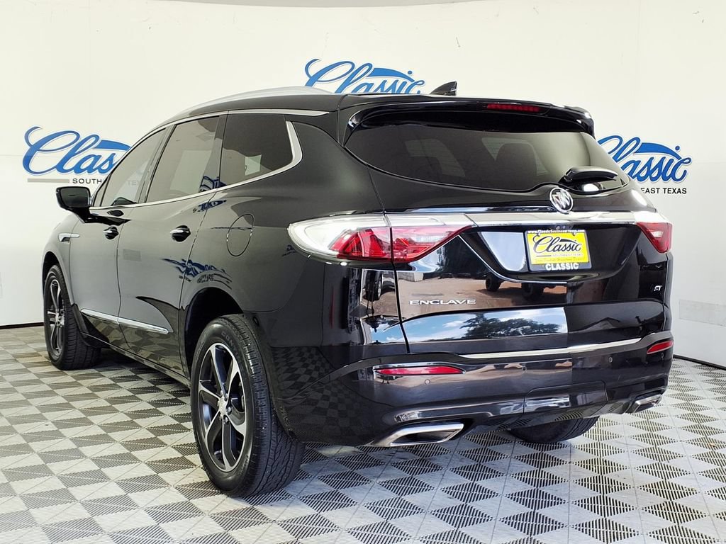 Used 2022 Buick Enclave Essence w/ Sport Touring Edition FWD image 2
