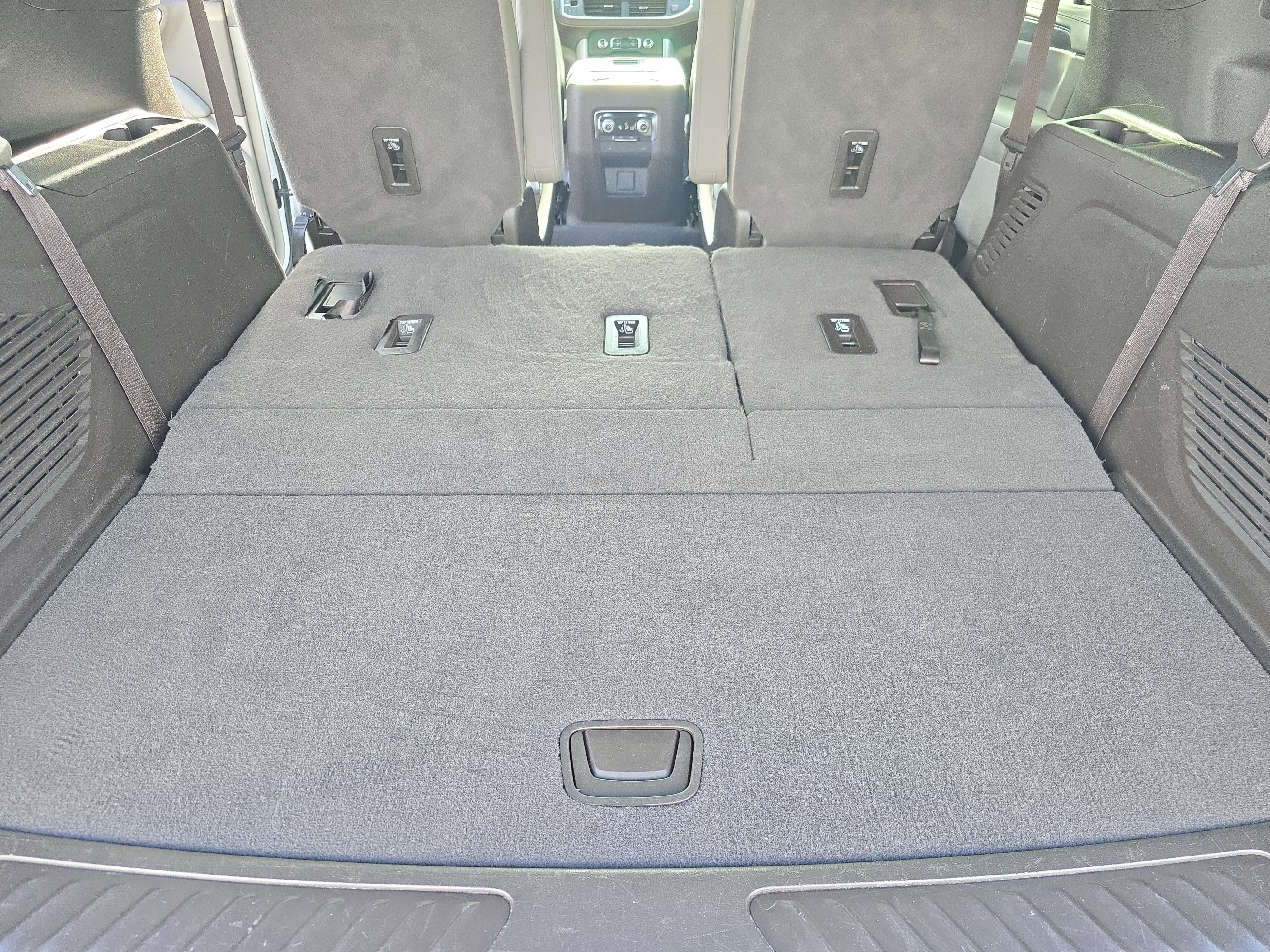 Used 2023 GMC Yukon SLT image 12