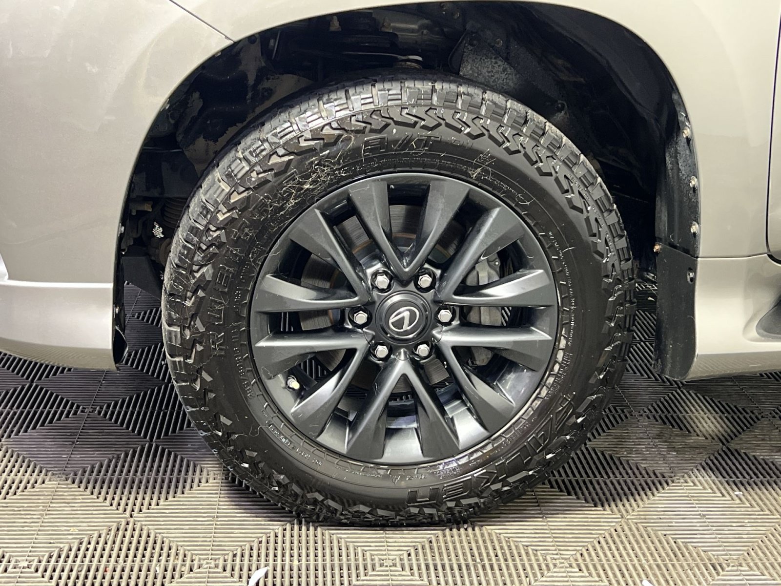 Used 2023 Lexus GX 460 Premium w/ Premium Package AWD/4WD image 12