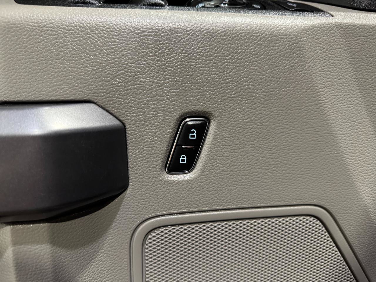 Used 2022 Ford F250 XLT w/ XLT Value Package AWD/4WD image 28