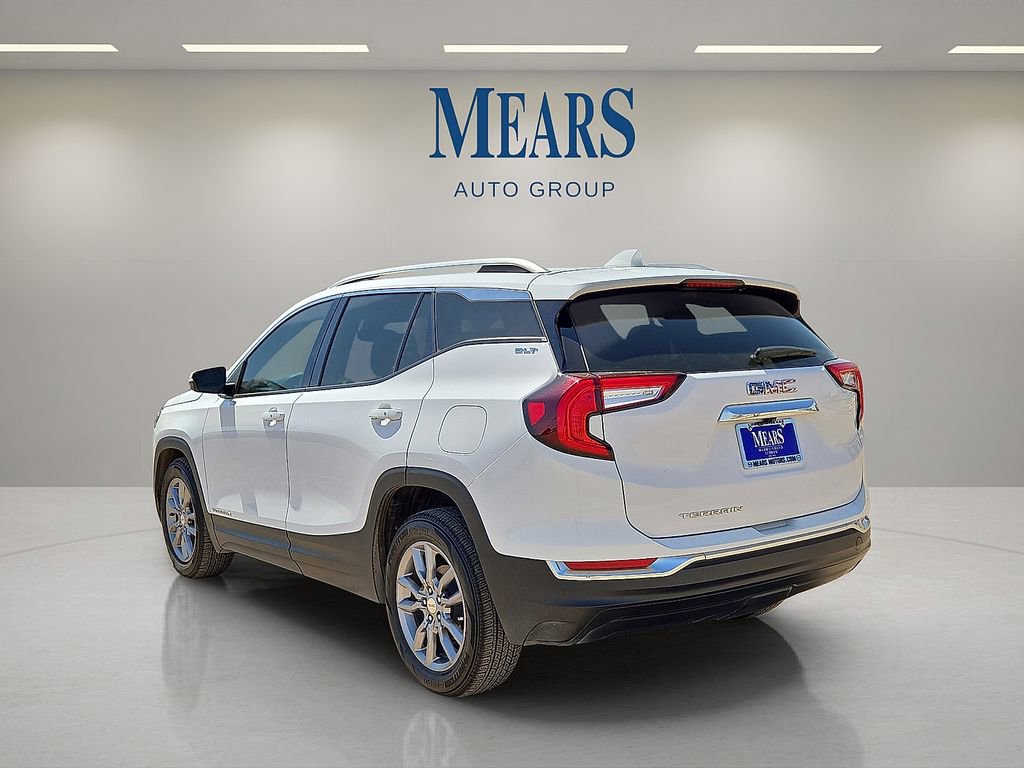Used 2022 GMC Terrain SLT image 3
